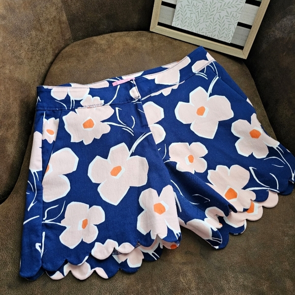 Isaac Mizrahi Pants - Isaac Mizrahi floral shorts!